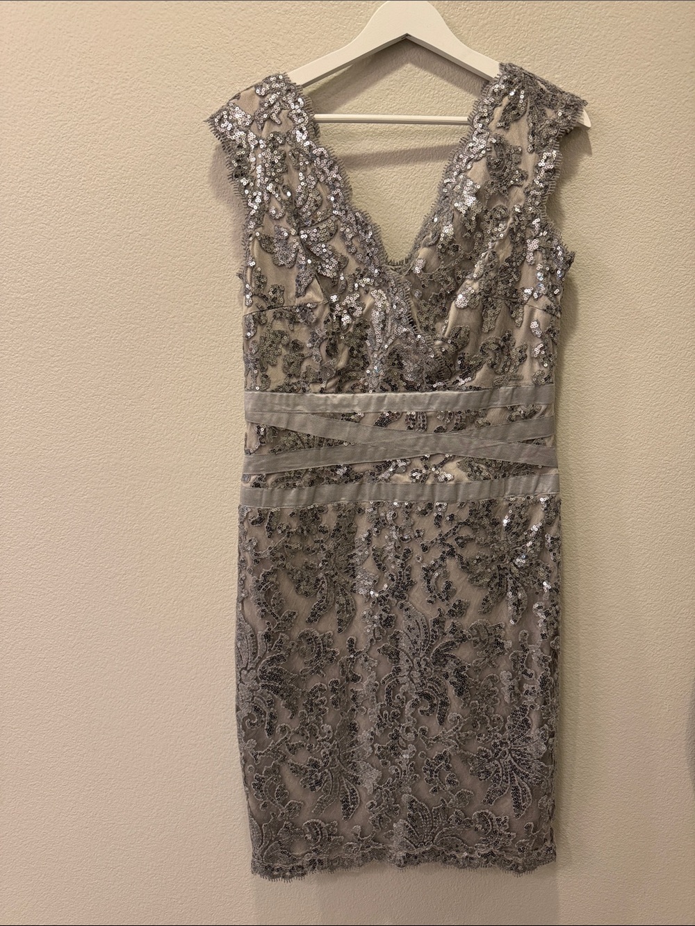 Tadashi Shoji Silver Sequin Embellished V-Neck Midi Dress